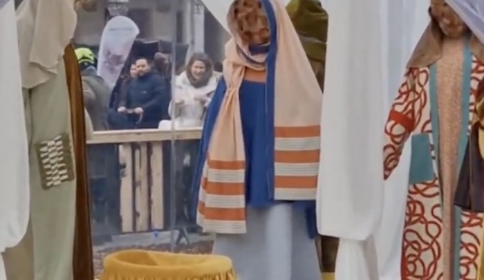 Belgium: Baby Jesus in faceless Nativity scene decapitated, head is stolen