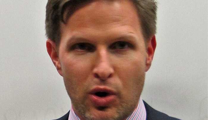 Jonathan Brown, Ben P L, Creative Commons Attribution-Share Alike 2.0