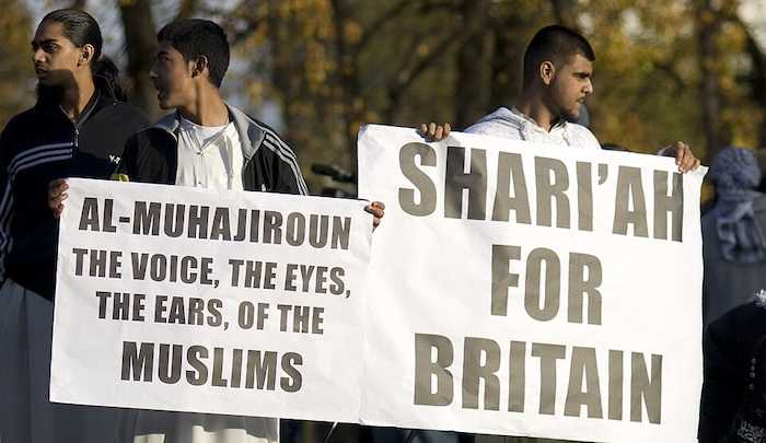 Al Muhajiroun, Europe October 2009 by Gareth Davies, Creative Commons Attribution 2.0